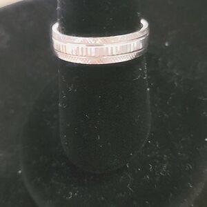 Silver ring signed 925 Italy